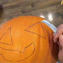 ジャックオーランタン 彫り方 かぼちゃ